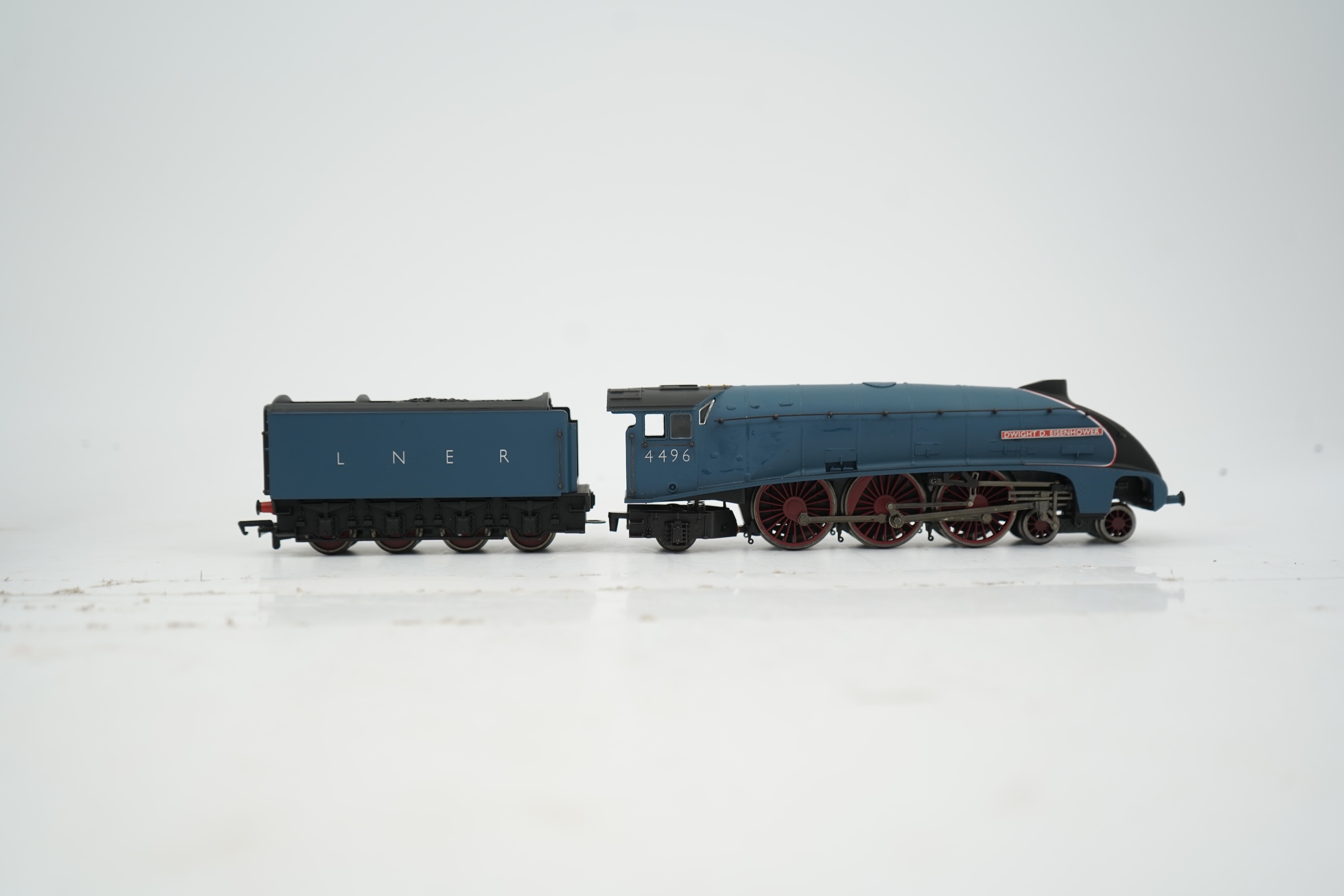 A wooden cased Bachmann Branchline 00 gauge railway LNER class A4 tender locomotive, Dwight D. Eisenhower, 4496